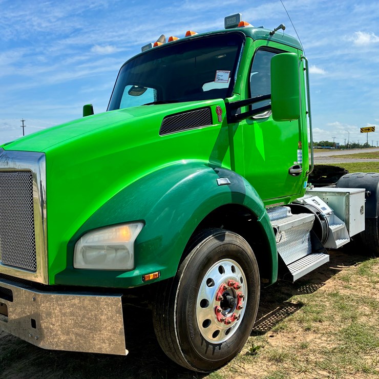 2020 KENWORTH T880