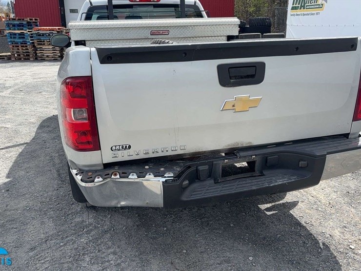 2011-chevrolet-silverado-1500-image-22