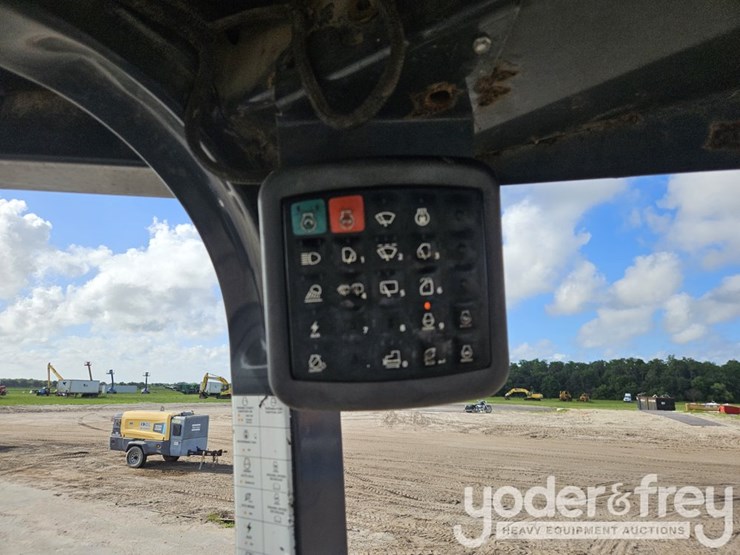 deere-450k-lgp-image-31