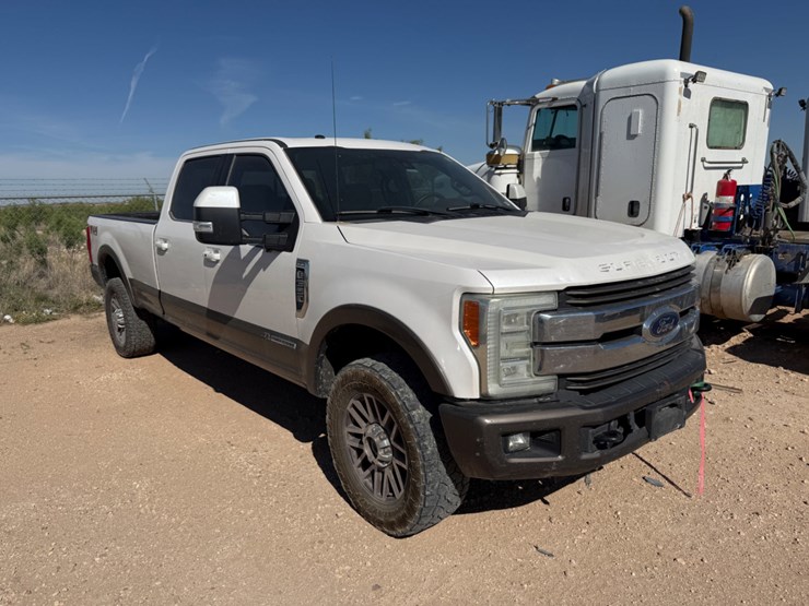 2017-ford-f350-image-2