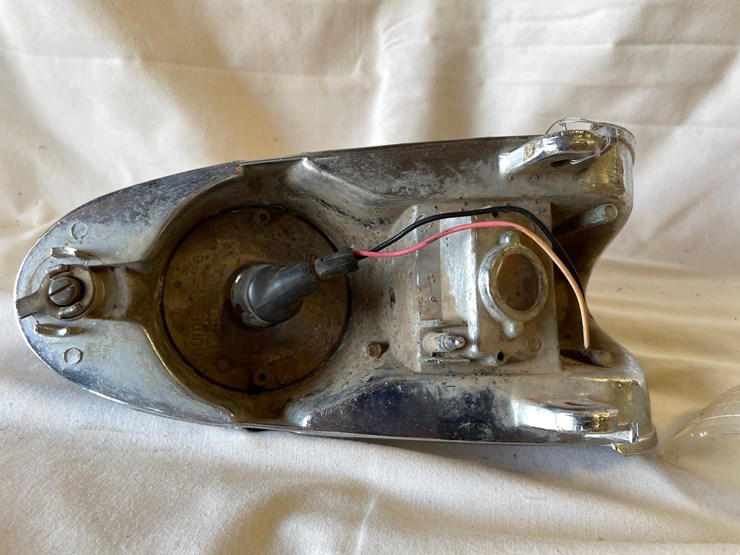 #5380-•-chevrolet-fuel-cap-door-and-tail-light-(las-cruces,-nm)-image-12