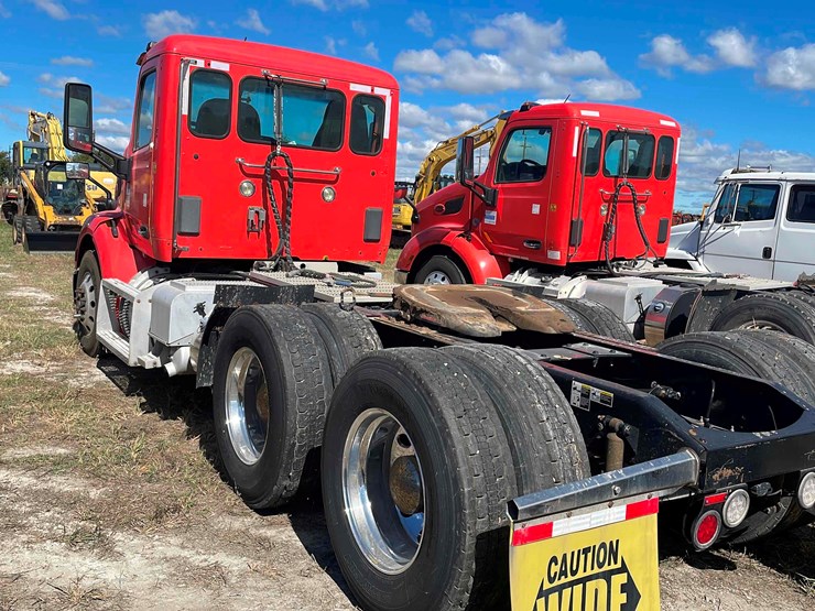 2019-peterbilt-579-image-4