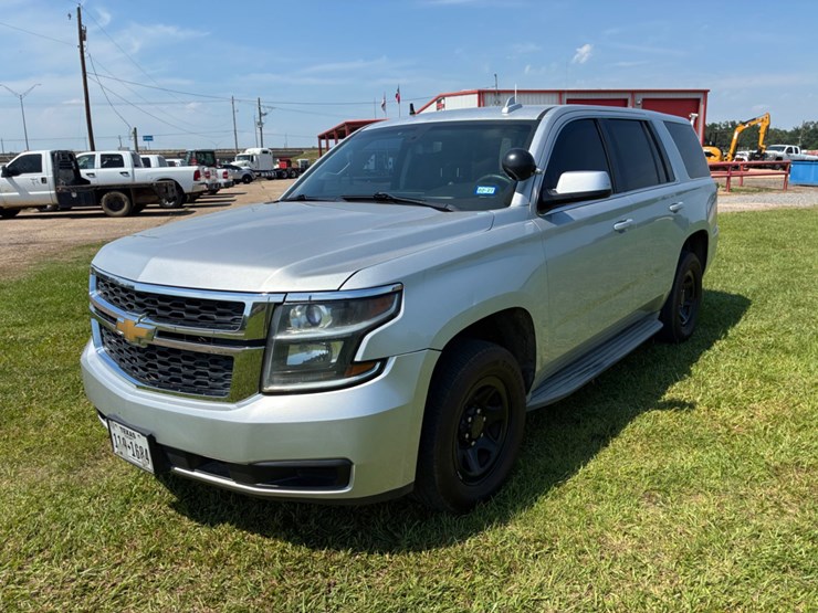 2015-chevrolet-tahoe-image-2