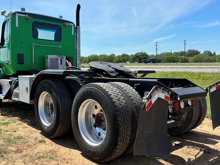 2020-kenworth-t880-image-6