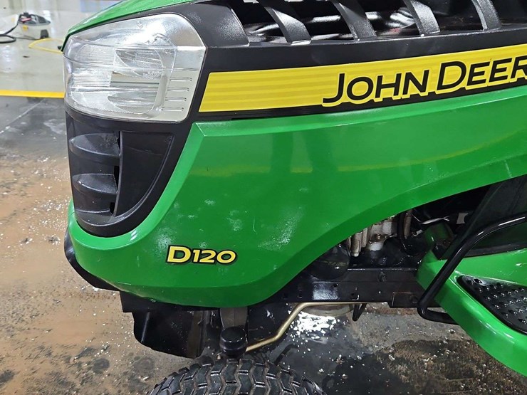 john-deere-d120-image-9