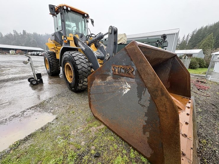 2021-deere-624l-image-6