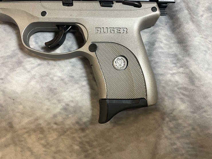 #10281-•-ruger-ec9s-9mm-luger-pistol,-sn:-461-74121-image-8