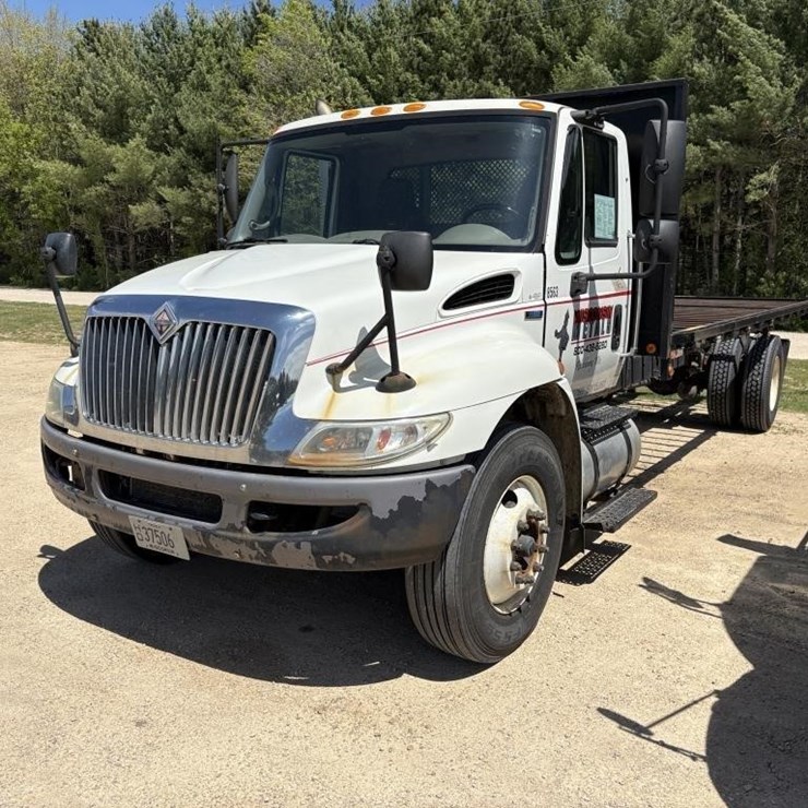 2008 INTERNATIONAL 4300 SBA