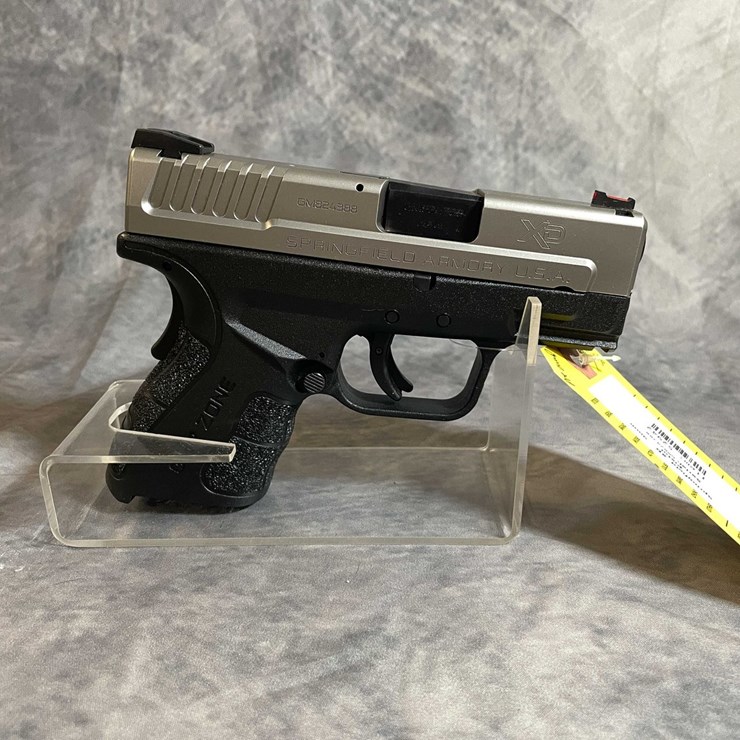 #10329 • Springfield XD 9mm Luger Pistol, SN: GM824388