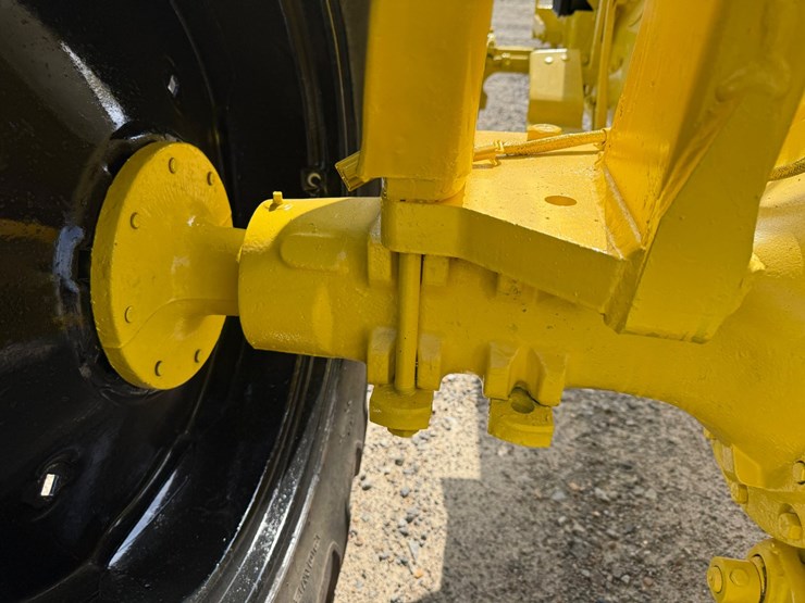 john-deere-301-image-10