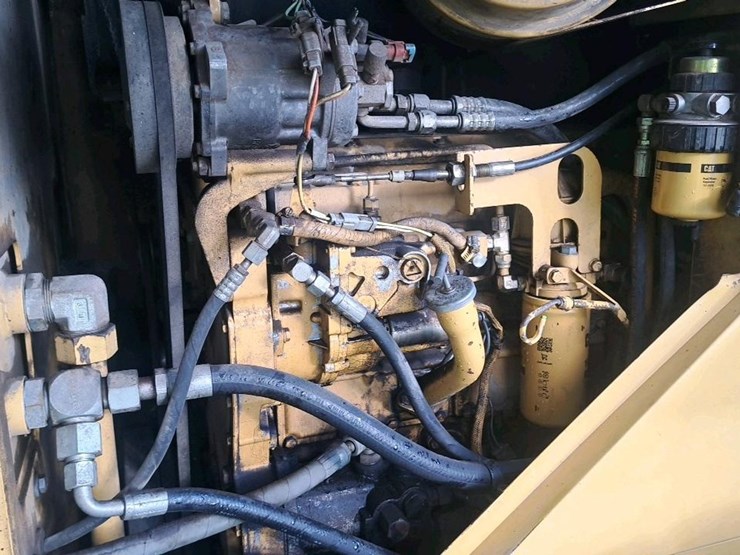 caterpillar-928g-image-22