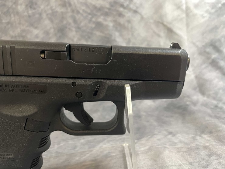 #10298-•-glock-model-27-40-s&w-pistol,-sn:-nwt212-image-5