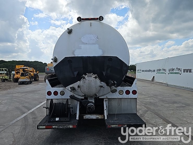 2005-kenworth-t800-image-19