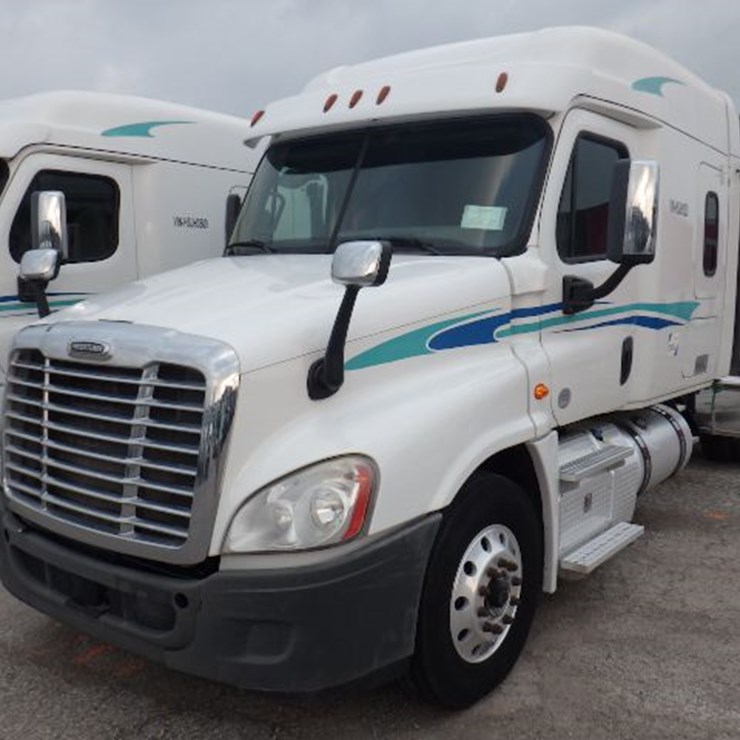 2017 FREIGHTLINER CASCADIA 125