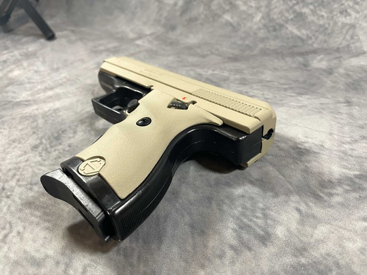 #10320-•-hi-point-c9-9mm-luger-pistol,-sn:-10169654-image-10