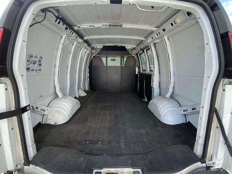 2011-chevrolet-express-2500-image-47