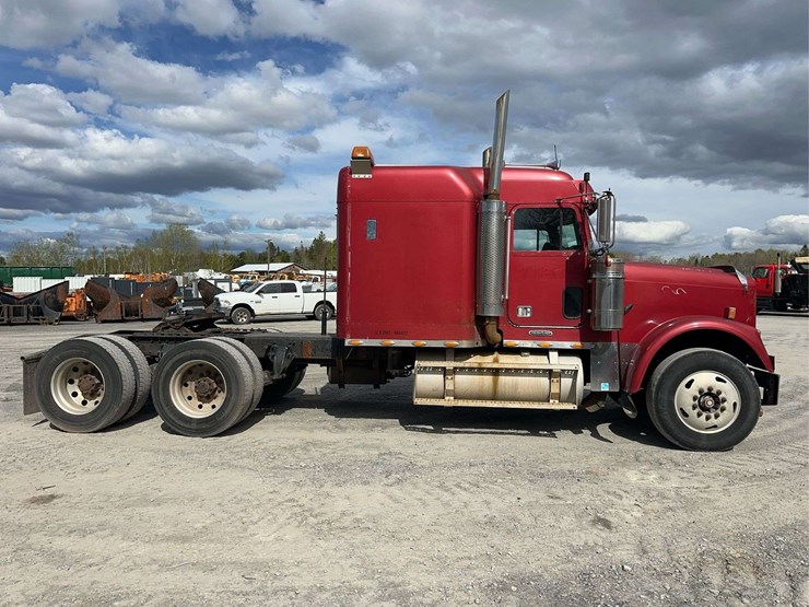 2000-freightliner-fld120-image-4