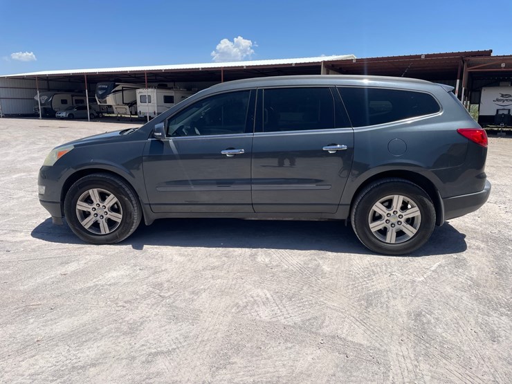2011-chevrolet-traverse-image-8