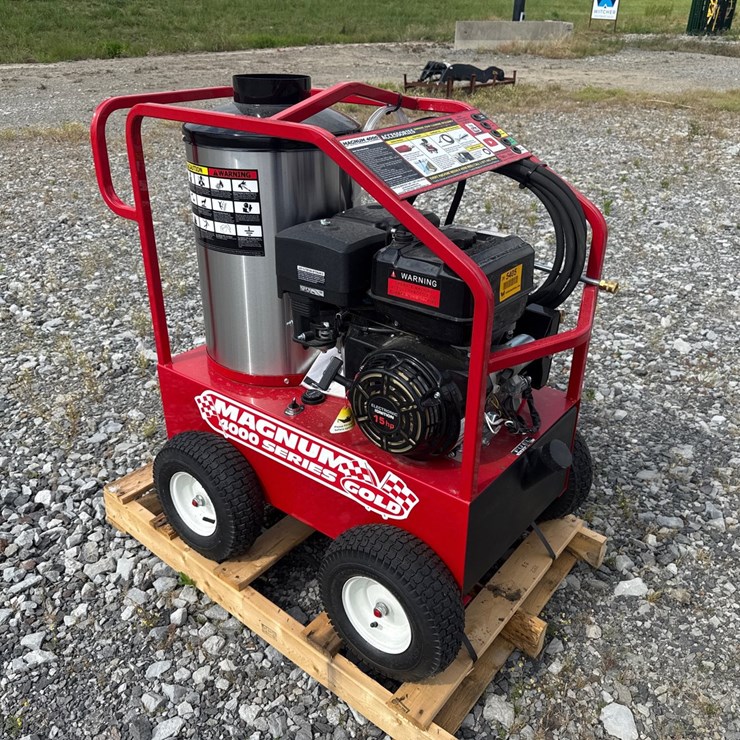 #5405 • Unused Magnum 4000 Hot Water Pressure Washer 2616120