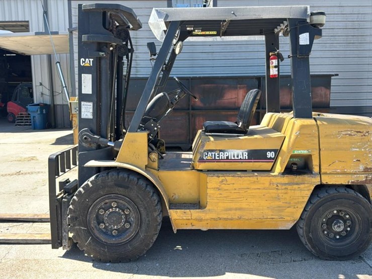 caterpillar-dp40-image-2