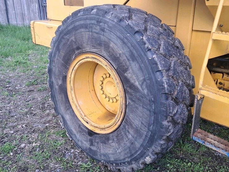 caterpillar-928g-image-30