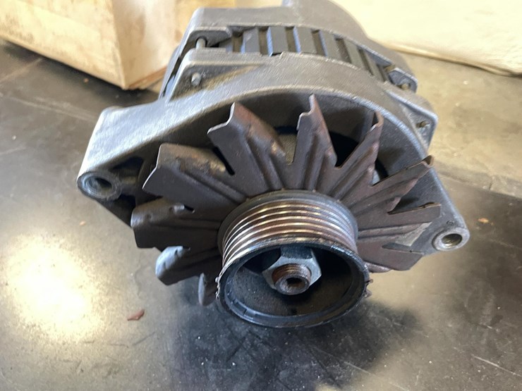 #5415-•-lot-of-newer-car-parts,-some-new-(las-cruces,-nm)-image-7