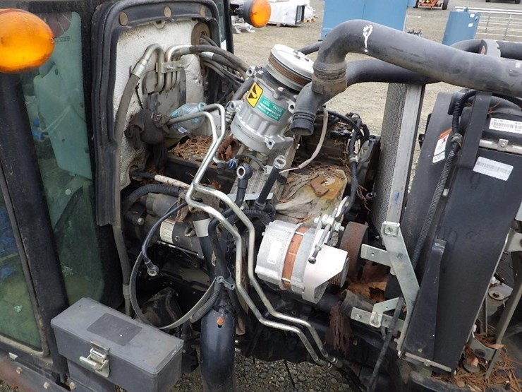 new-holland-t3040v-tractor-image-14