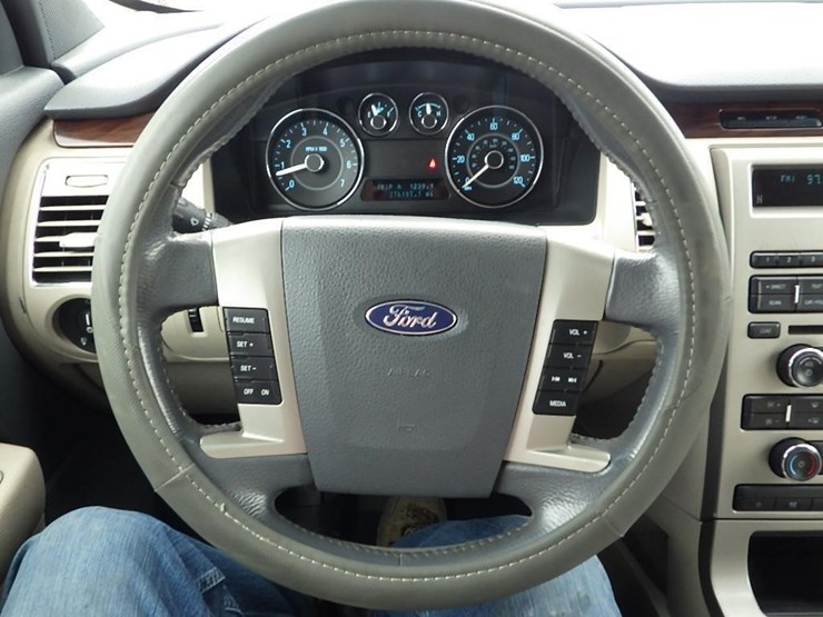 2009-ford-flex-image-28
