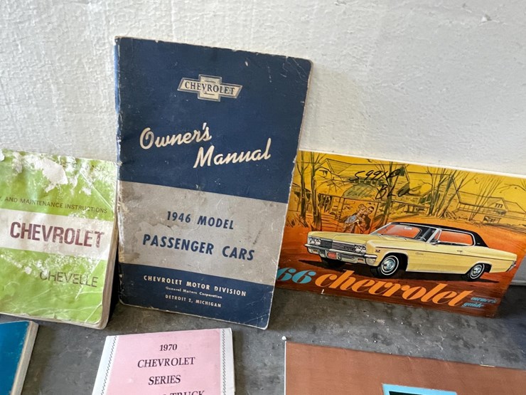 #5411-•-vintage-ford,-gm,-and-chevrolet-owner's-manuals-(las-cruces,-nm)-image-4