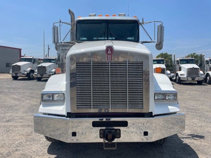 2019-kenworth-t800-image-2