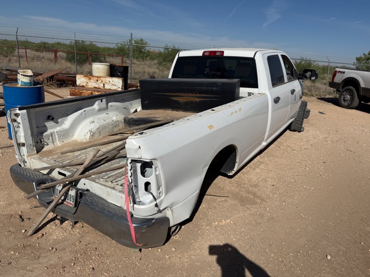 2014-dodge-3500-image-3
