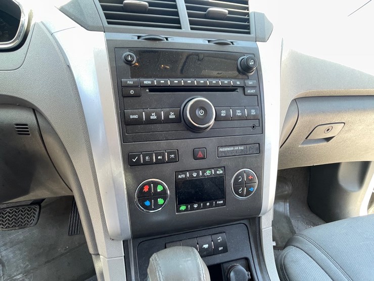 2011-chevrolet-traverse-image-76