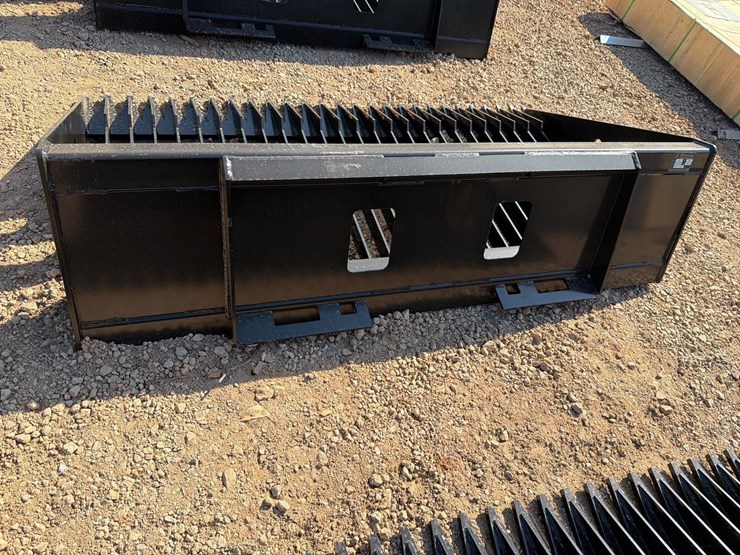 unused-wolverine-72"-skid-steer-sieve-shovel-image-2