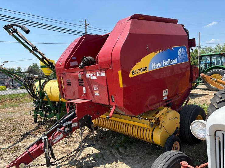 new-holland-br7060-image-2
