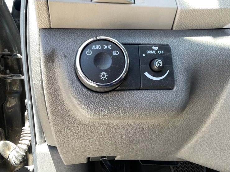 2011-chevrolet-traverse-image-62