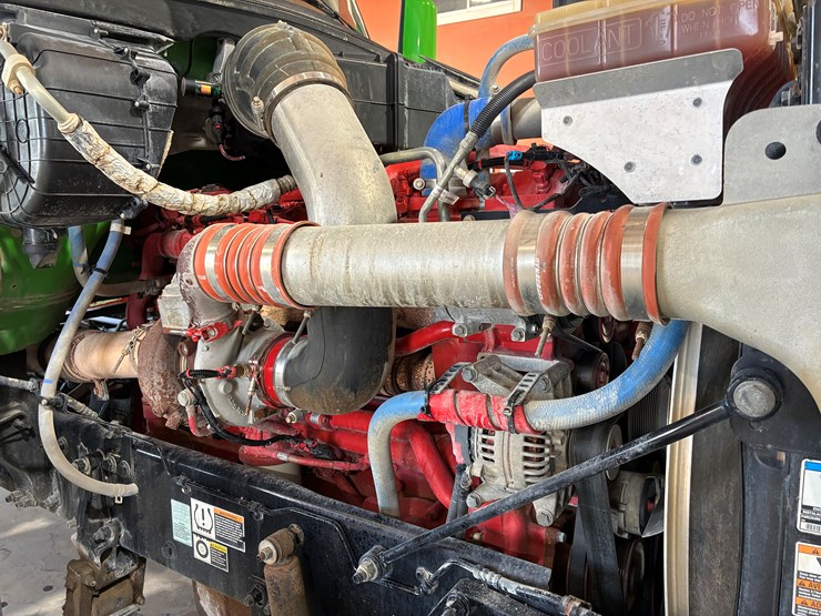 2018-peterbilt-567-image-14