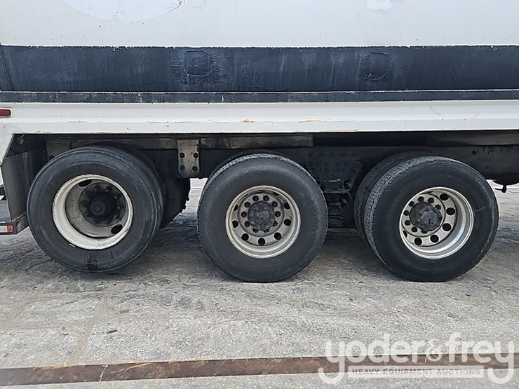 2005-kenworth-t800-image-8