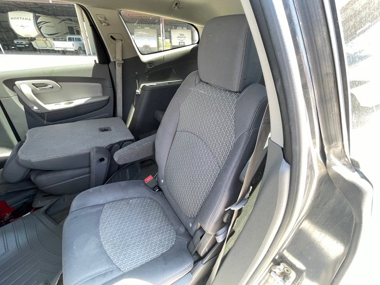2011-chevrolet-traverse-image-104