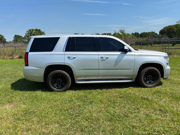2015-chevrolet-tahoe-image-9