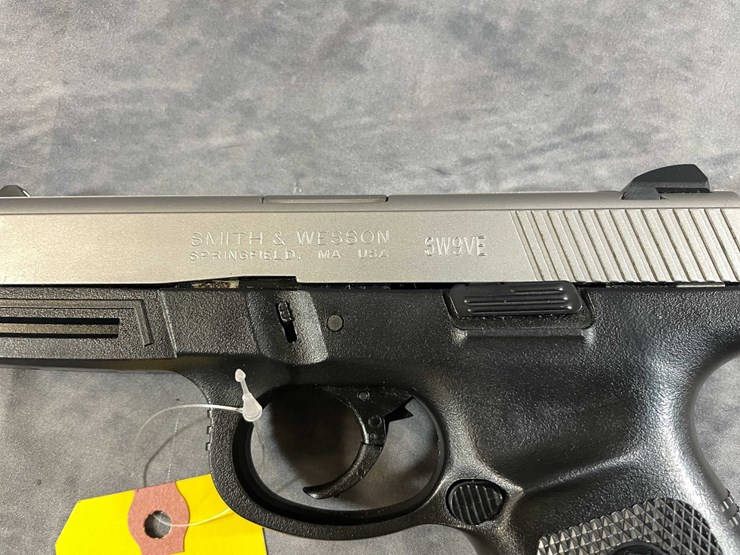 #10302-•-smith-&-wesson-sd9ve-9mm-luger-pistol,-sn:-pdy0420-image-11