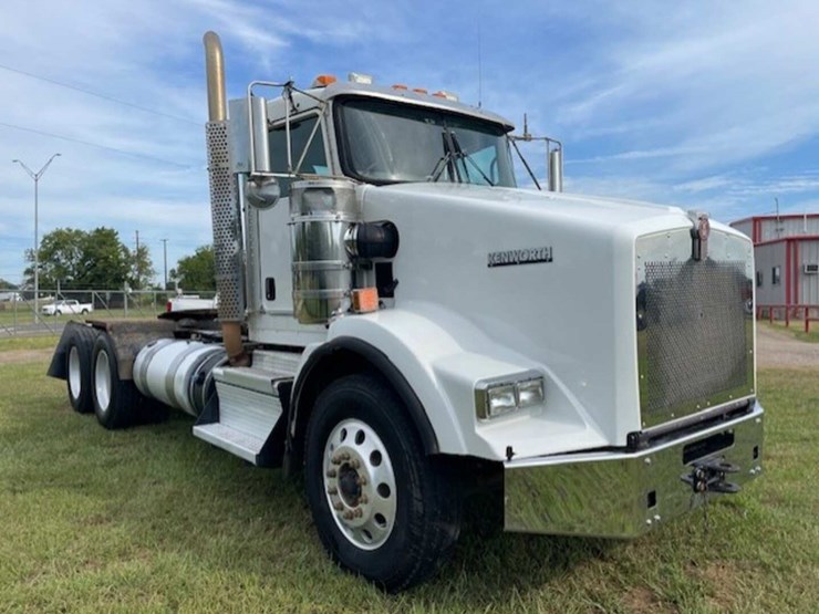 2019-kenworth-t800-image-3
