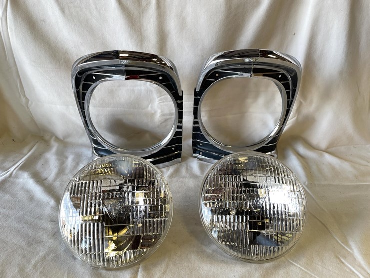 #5357-•-1967-chevrolet-nova-headlight-bezels,-lights-included-(las-cruces,-nm)-image-1