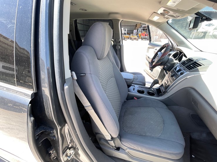 2011-chevrolet-traverse-image-84