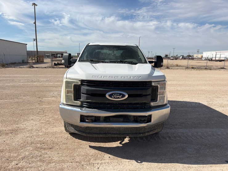 2018-ford-f350-image-2