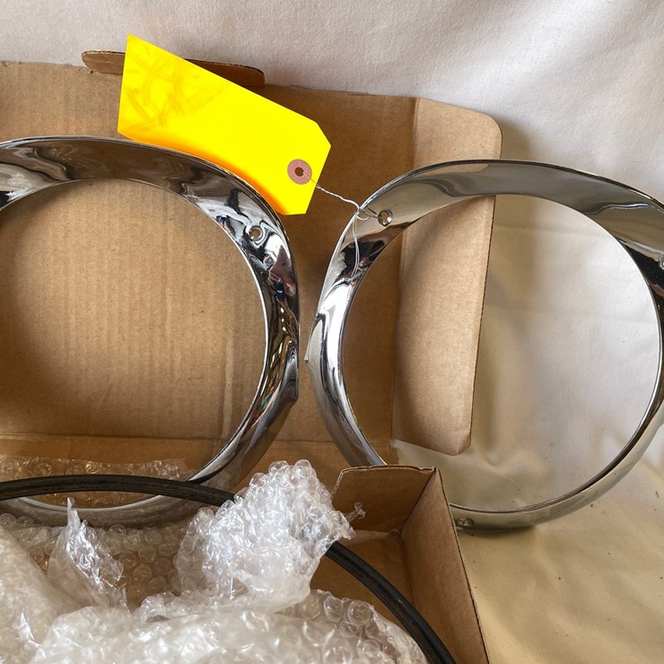 #5382 • Chevrolet Headlight Bezels (Las Cruces, NM)