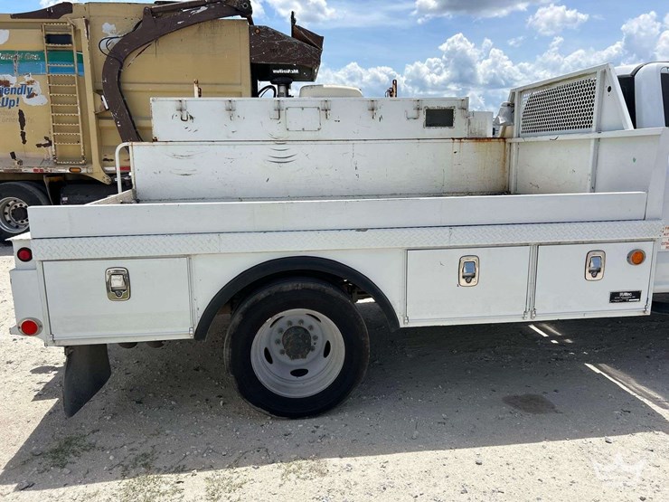 2019-ford-f550-image-14