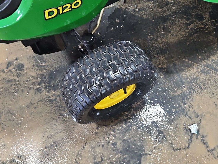 john-deere-d120-image-8