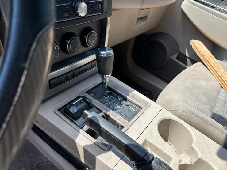 2008-jeep-liberty-image-15