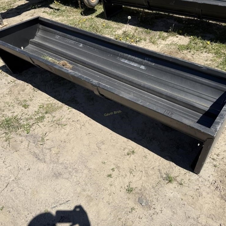 90" Metal Feed Bunk