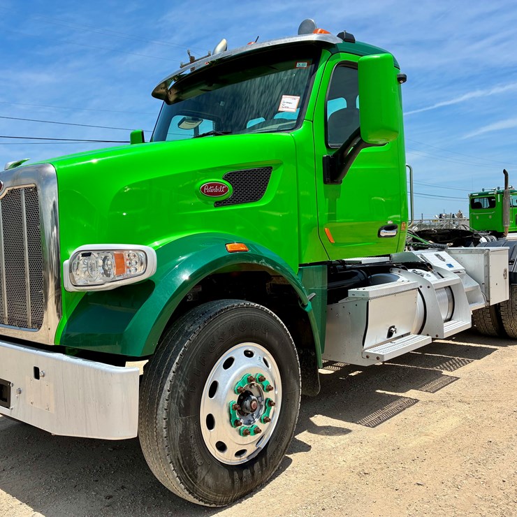 2018 PETERBILT 567